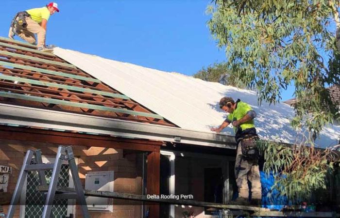 Installing colorbond roofing Perth.